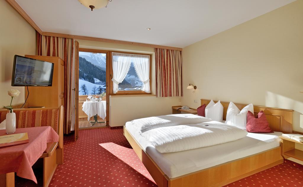 Hotel Landenhof Superior Mayrhofen Exterior photo